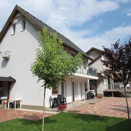 Csilla Apartman ホテル