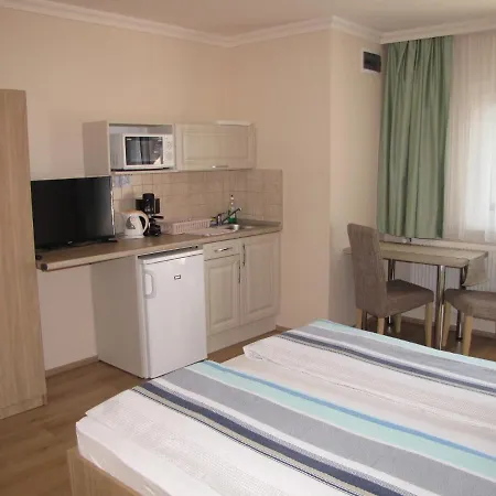 Csilla Apartman ホテル ハイデゥソボスロー